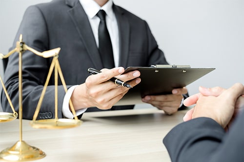 スクールロイヤーとは？ 学校現場での役割や代理人弁護士との違い